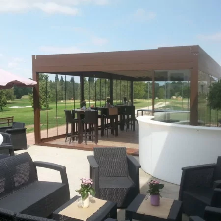 Pergola VACANCES auto-portée à toit ouvrant rétractable