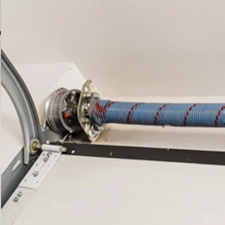 Voyer votre future porte de garage sectionnelle pas cher avec ses ressorts