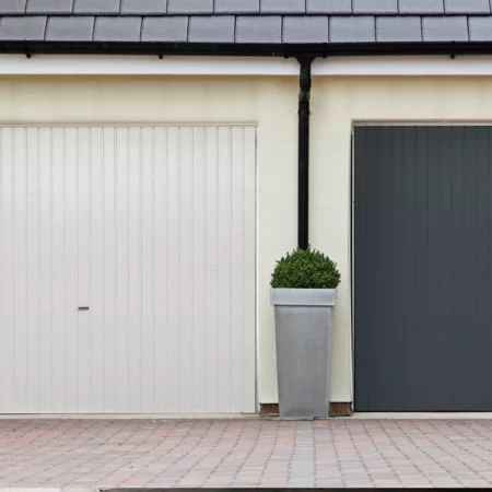 Achetez votre porte de garage basculante à prix discount à vos mesures