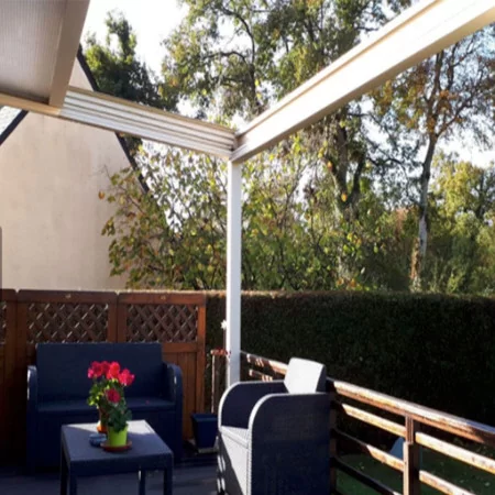 Pergola toit ouvrant rétractable parallèle polycarbonate sur mesures