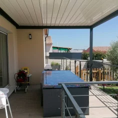 Pergola Bioclimatique Adossée HORIZON 3 à lames parallèles 2