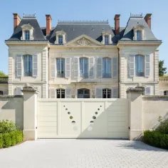 Magnifique Portail Coulissant Beige Trai