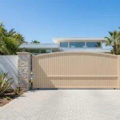 Voici en Vert le Portail Coulissant 6m Sur Mesure 2