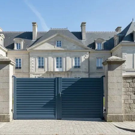 RAL Bleu Qualicoat pour le Portail Battant Standard 3m50