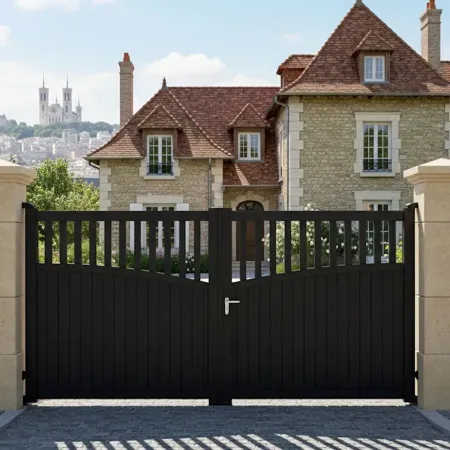 Thermolaquage Noir pour le Portail Battant Motorisé