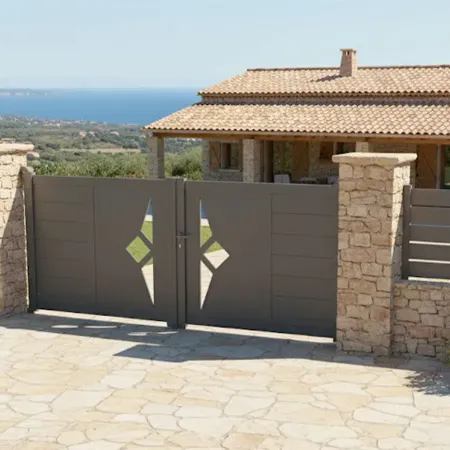 Sur Mesures ou en Standard notre Portail battant en Aluminium