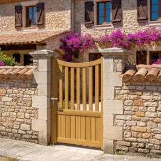 Portillon Aluminium Sur Mesure en Chêne Doré