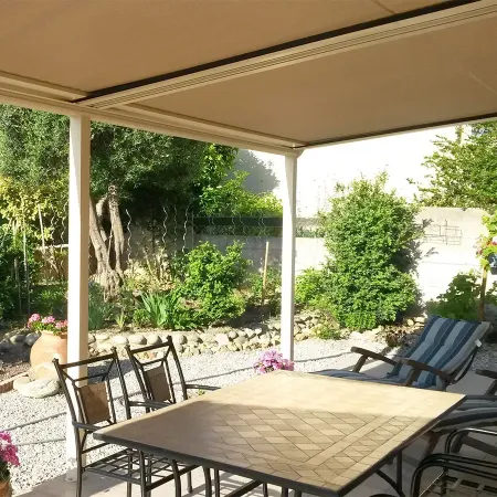 A Prix Usine nous avons la Pergola Toile Sur Pieds