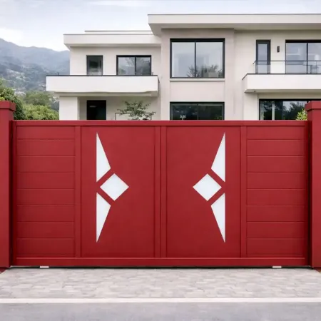 Portail coulissant en aluminium RAL 3004 avec piliers assortis, installé devant une villa design à Madère