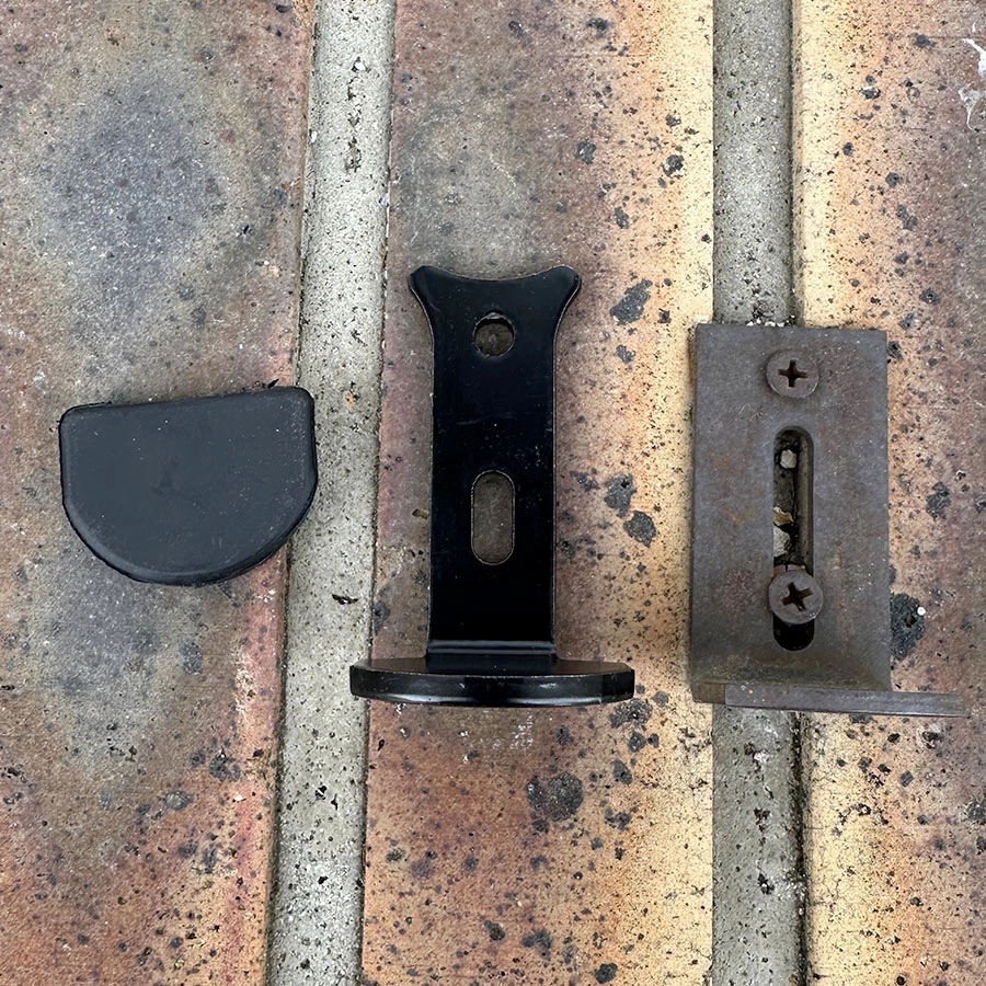 Ferrures du volet aluminium battant noir