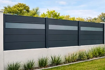 Magnifique, cl&ocirc;ture, aluminium, prot&egrave;ge des vis-&agrave;-vis