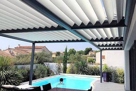 PERGOLA BIOCLIMATIQUE ADOSSÉE SOLAIRE HAUT DE GAMME