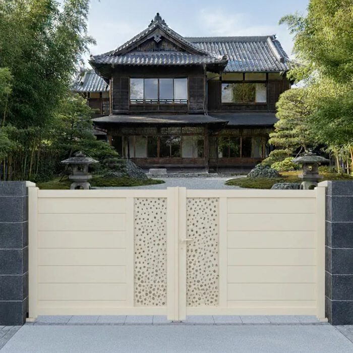Portail aluminium BARBUDA ivoire devant une maison japonaise