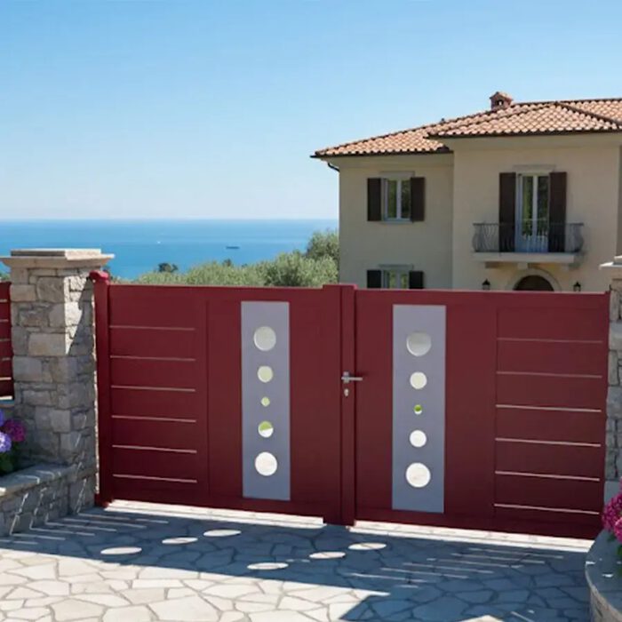 Portail aluminium MIL bordeaux face à la mer