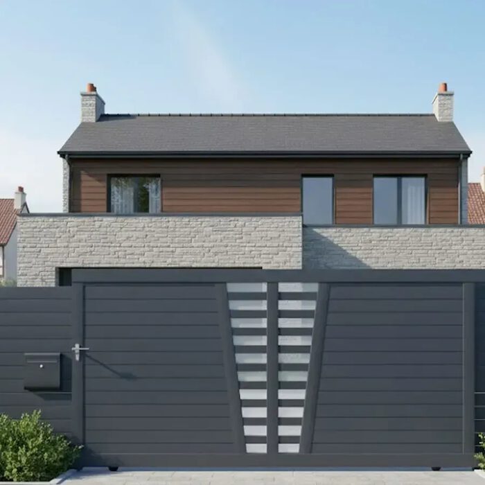 Portail coulissant COLN gris anthracite devant une maison contemporaine
