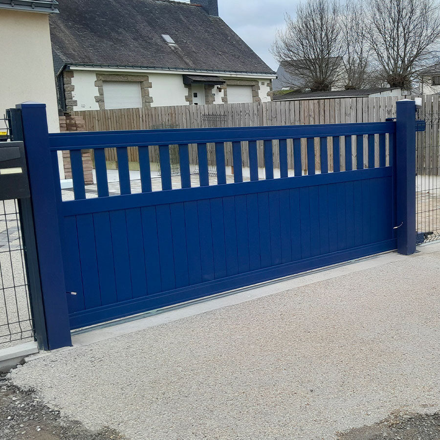 Portail coulissant DEL bleu, photo client