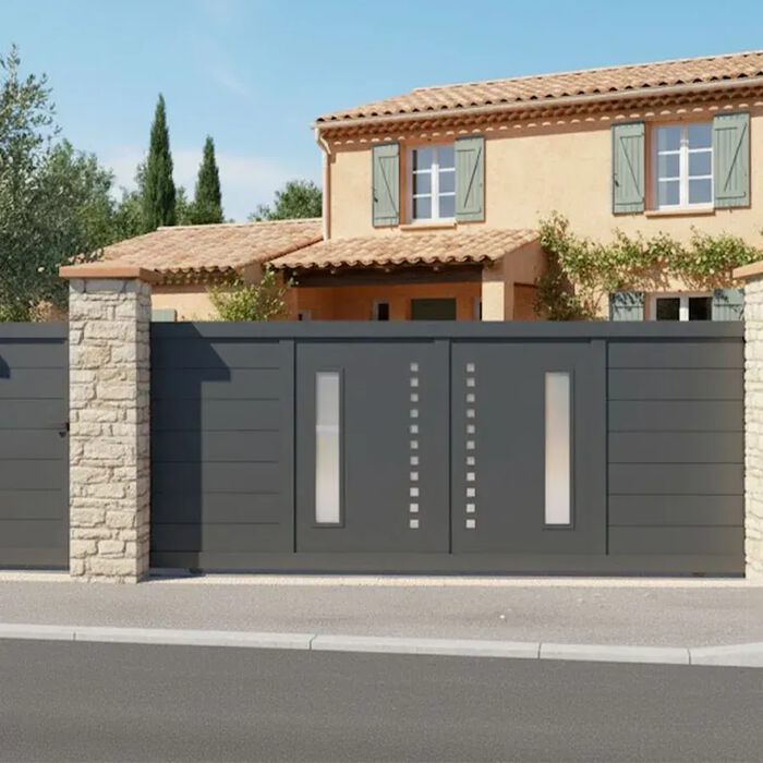 Portail coulissant DIOME gris anthracite devant une maison provençale