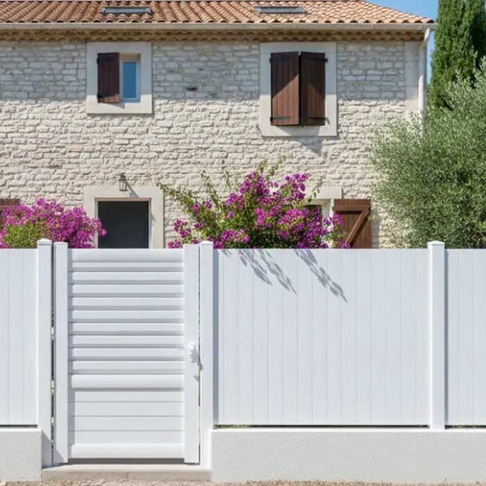 Portillon aluminium DAD blanc avec sa clôture assortie
