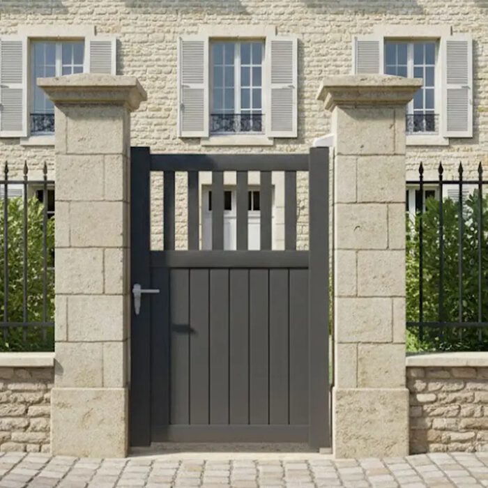 Portillon aluminium DEL gris anthracite entre deux piliers