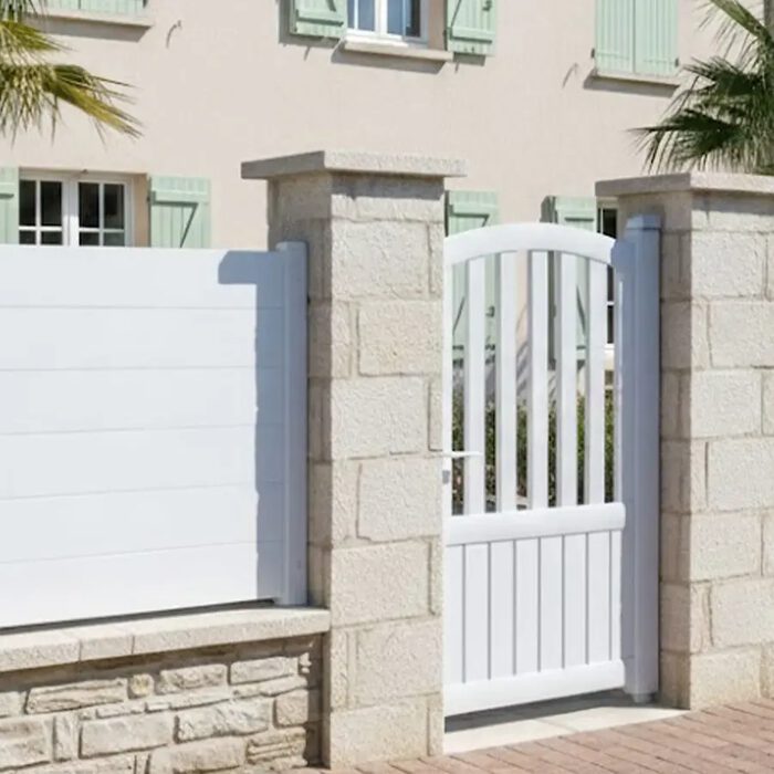 Portillon aluminium ROC blanc avec sa clôture assortie