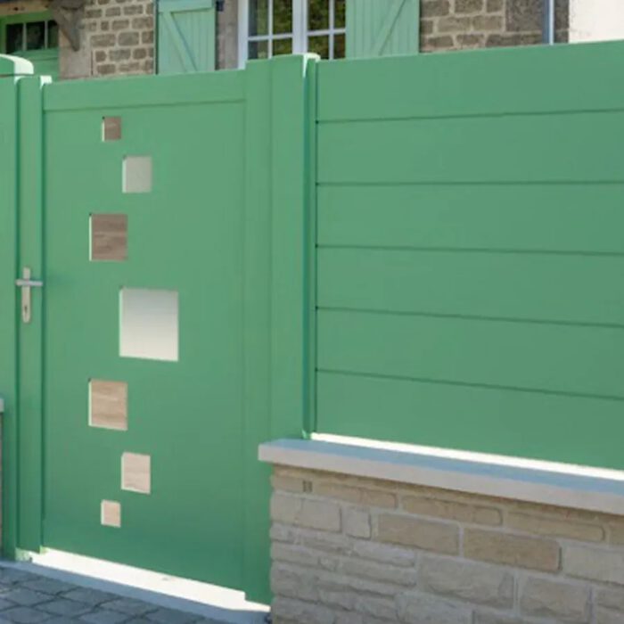 Portillon aluminium SOM vert avec son portail assorti
