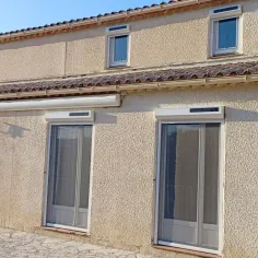 Volet roulant solaire aluminium sur mesure à motorisation Telco