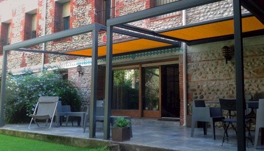 Comment entretenir ma pergola toile facilement ? Nos conseils ici
